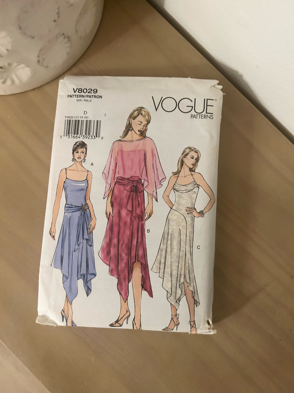 Vintage Vogue V8029 Misses/Missy Petite Dress Sewing Pattern